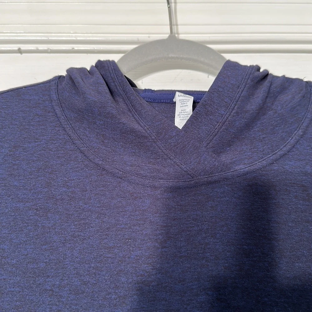 💥🍋PRICE DROP!!! Lululemon athletica hoodie ~ Size 6, color blue with black….. - Picture 5 of 9